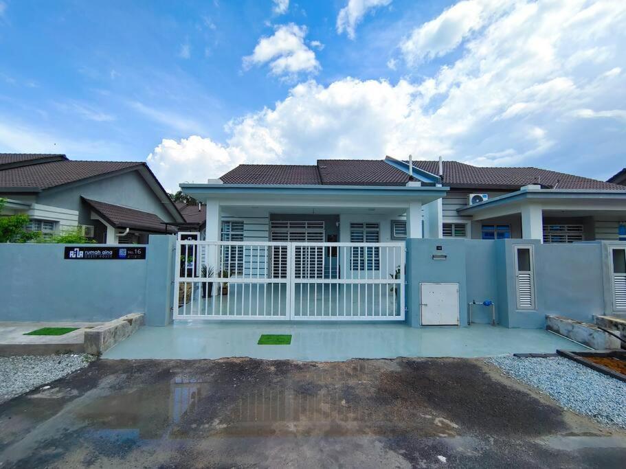 Rumah Aina Bukit Changgang Private Pool Holiday home