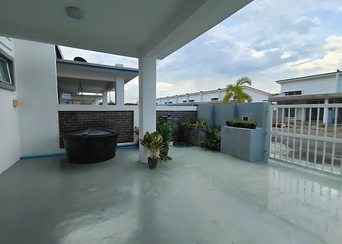 Rumah Aina Homestay Bukit Changgang Private Pool