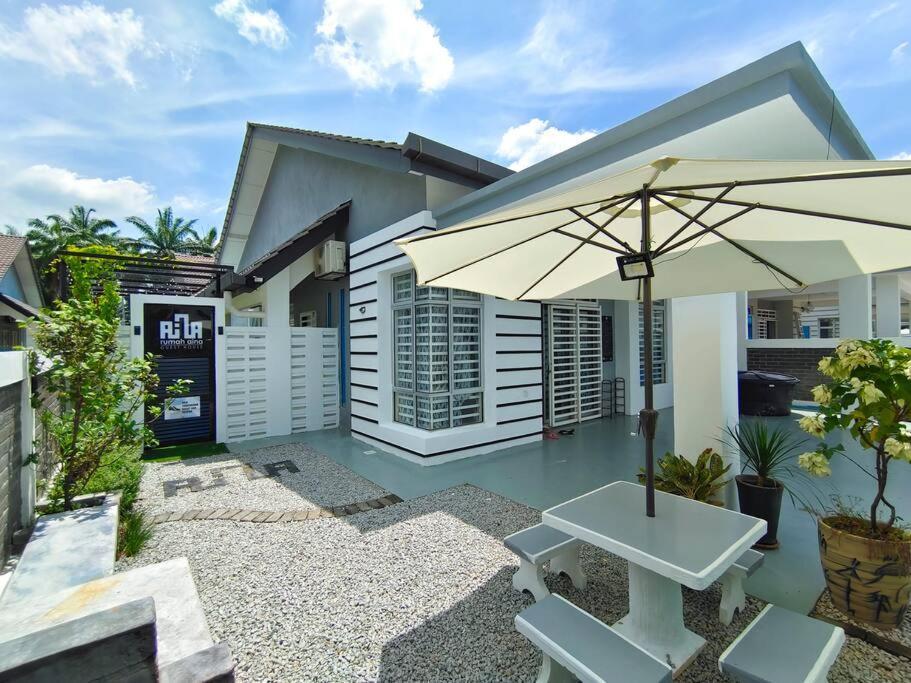 Rumah Aina Bukit Changgang Private Pool * Kampong Melot
