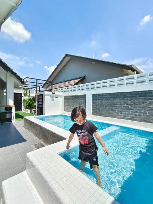 Rumah Aina Bukit Changgang Private Pool * Kampong Melot