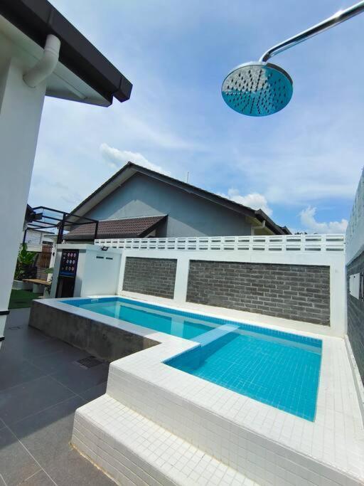 Rumah Aina Bukit Changgang Private Pool Kampong Melot