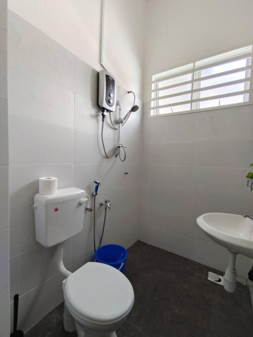 Rumah Aina Bukit Changgang Private Pool * Kampong Melot