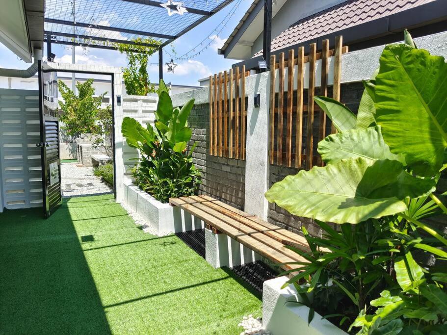Rumah Aina Bukit Changgang Private Pool * Kampong Melot